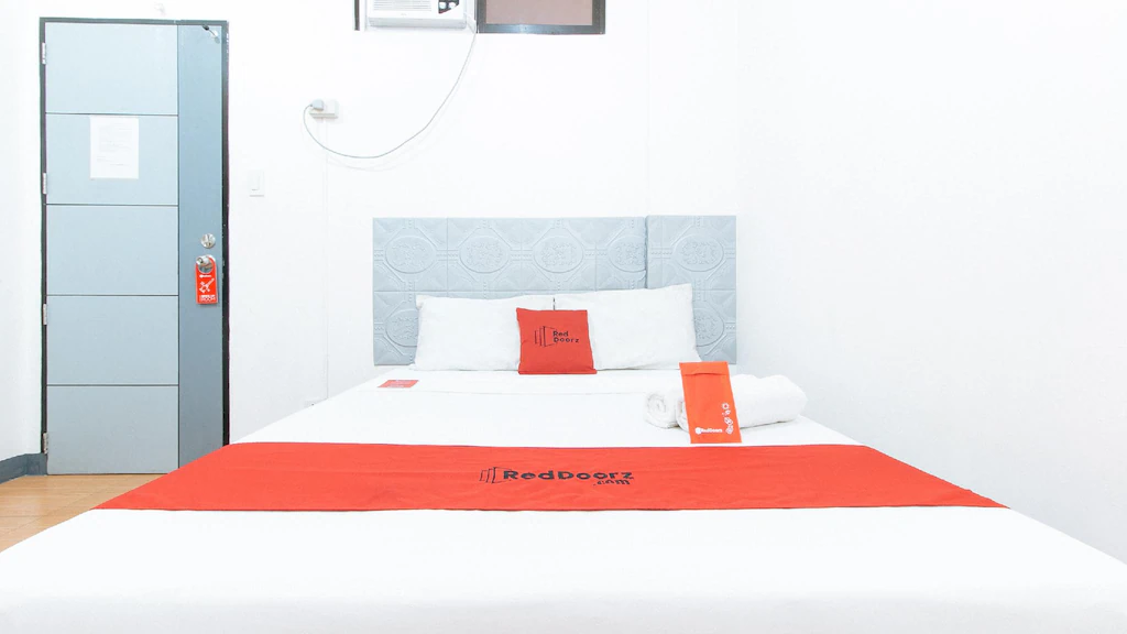 RedDoorz at CAA Road Las Pinas Reviews and Complete Manila Travel Guide
