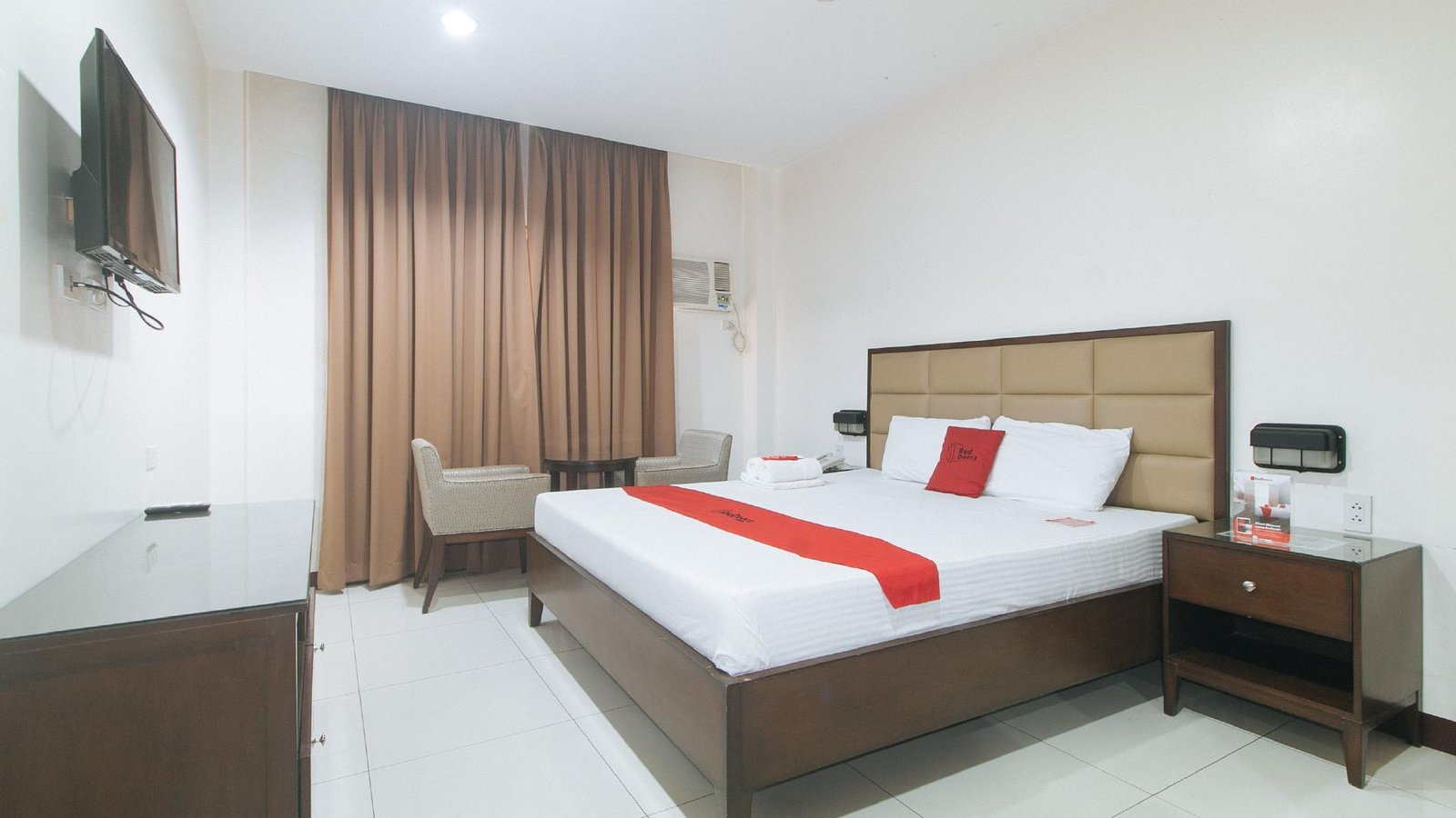 RedDoorz near Angeles University Foundation