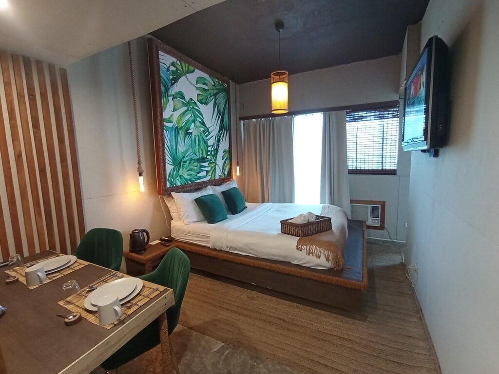 Romantic Suite with View in Poblacion Makati, Reviews, Travel Guide, Holiday Getaways, Luxury Escape