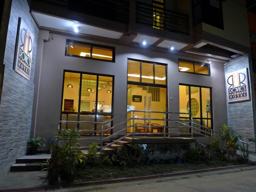 Rovic's Tourist Hotel