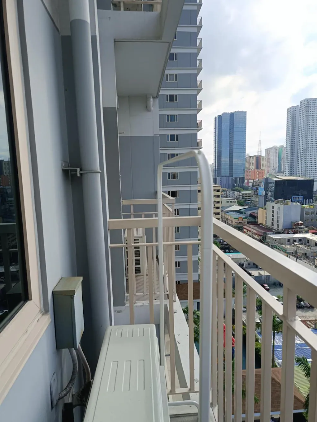 SMDC Coast residences Pasay-Ronnzel staycation, Manila, Philippines
