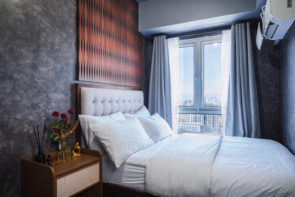 Skyline Suite Across Abreeza, Davao City, Philippines