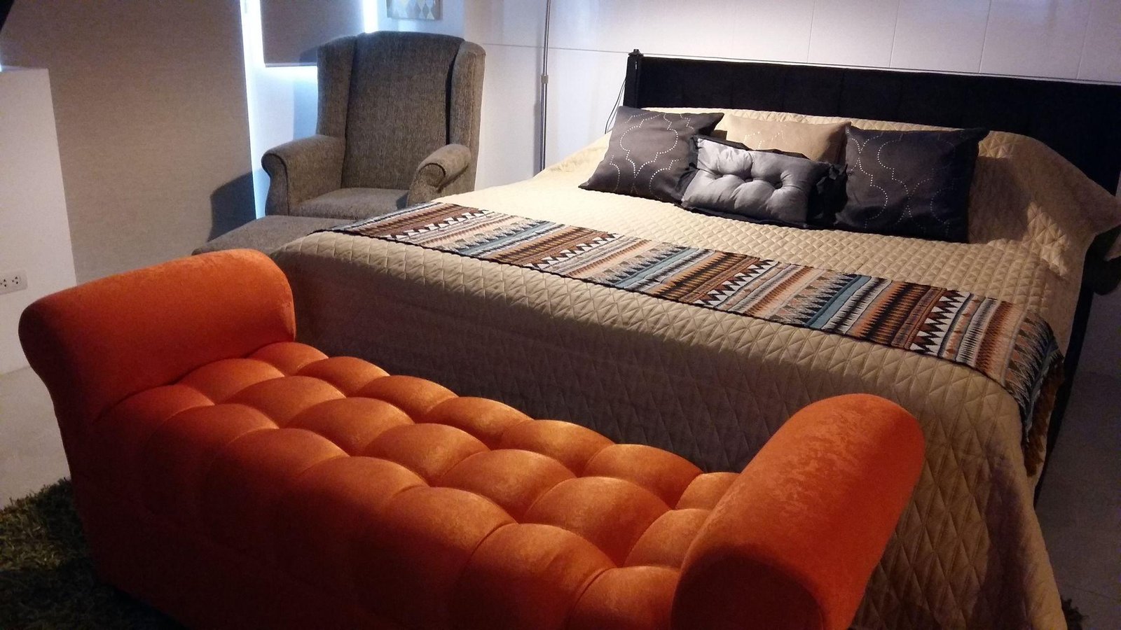 Spacious and Cozy Condo Unit Across NAIA Terminal 3