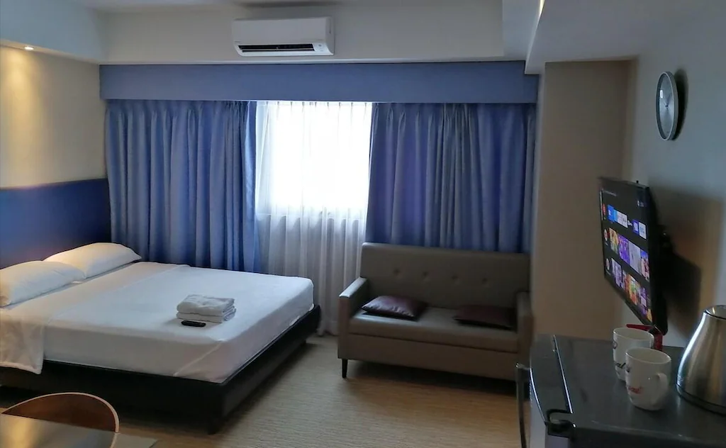 Studio Deluxe @ Sta Lucia Mall - Hotel Residences Manila Philippines Reviews and Travel Guide Guide to Superior Luxury and Unmatched Convenience