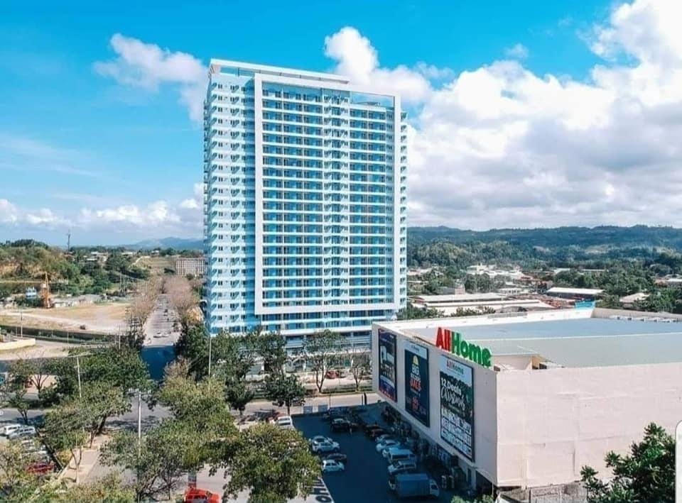 Studio Unit @ The Loop Limketkai Center