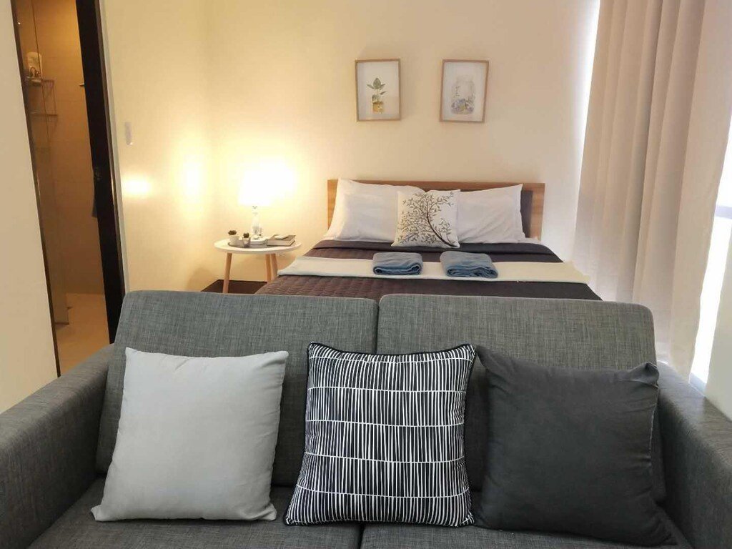 Studio Unit Near Venice Grand Canal With Fibr Wifi 3 Star Hotel Best Staycation for Unforgettable Holiday Getaways