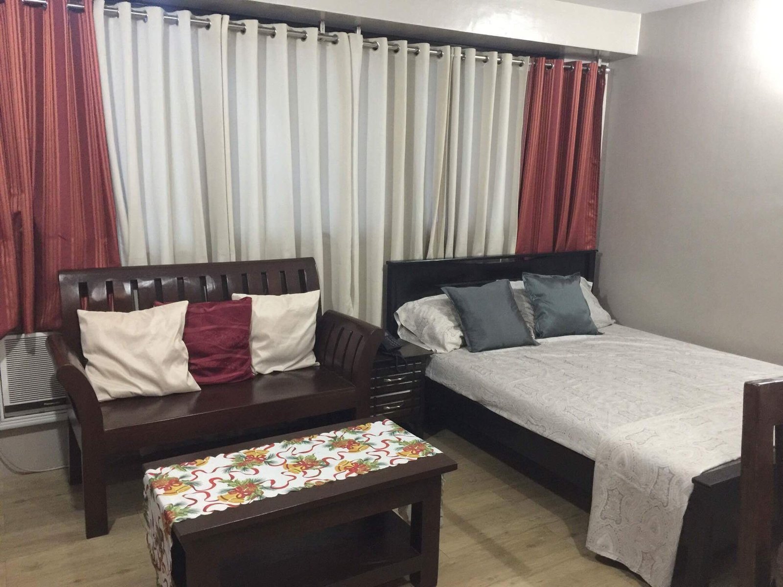 Studio w/ Netflix, 200mbps @ Monte Carlo Cainta