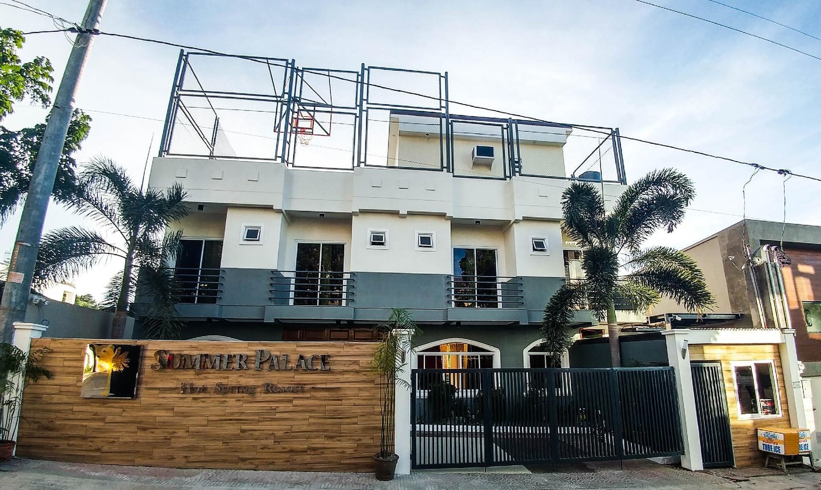 Summer Palace Hot Spring Resort