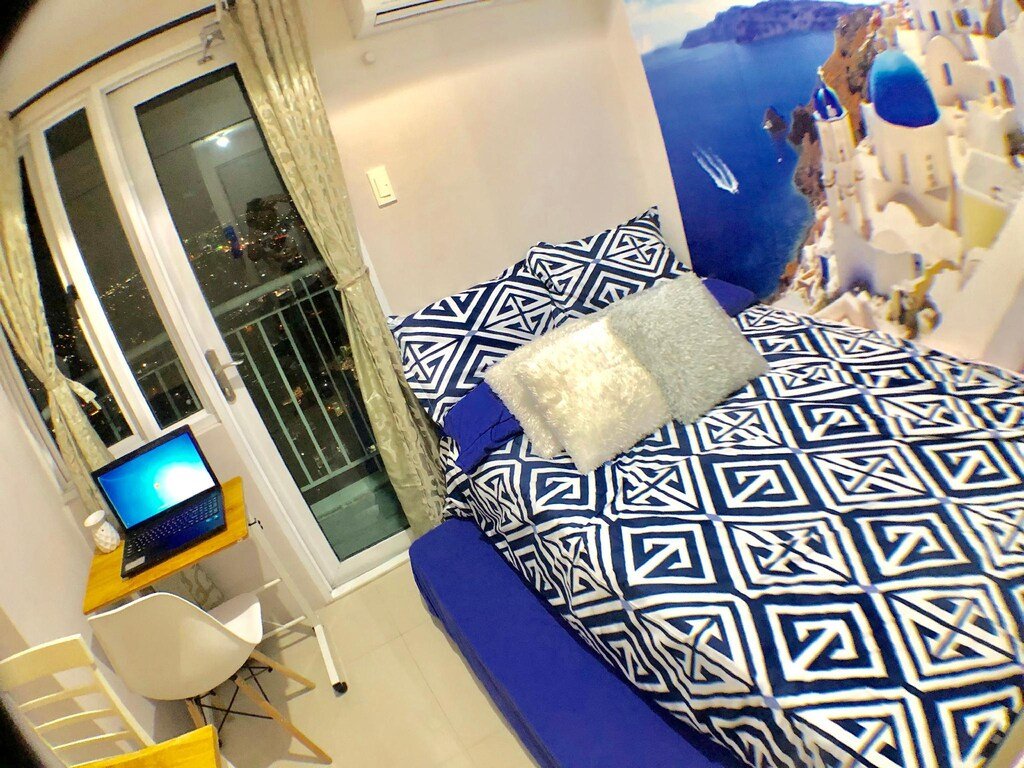 The GRASS RESIDENCIES condotel @ SM WIFI NETFLIX Manila Philippines Reviews and Travel Guide