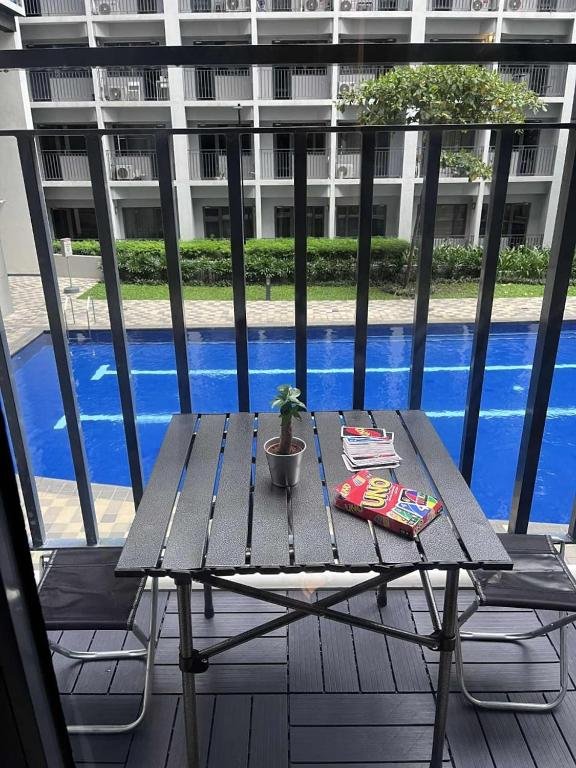 The Jenz Spot Shore Staycation, Manila, Philippines