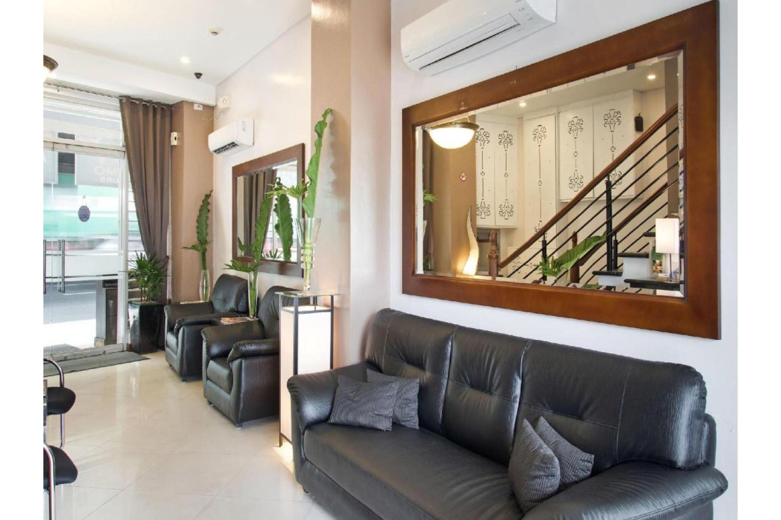 Townhouse OAK Metro Manila Near Osmena Highway PNR Pasay formerly Avitel Hotel