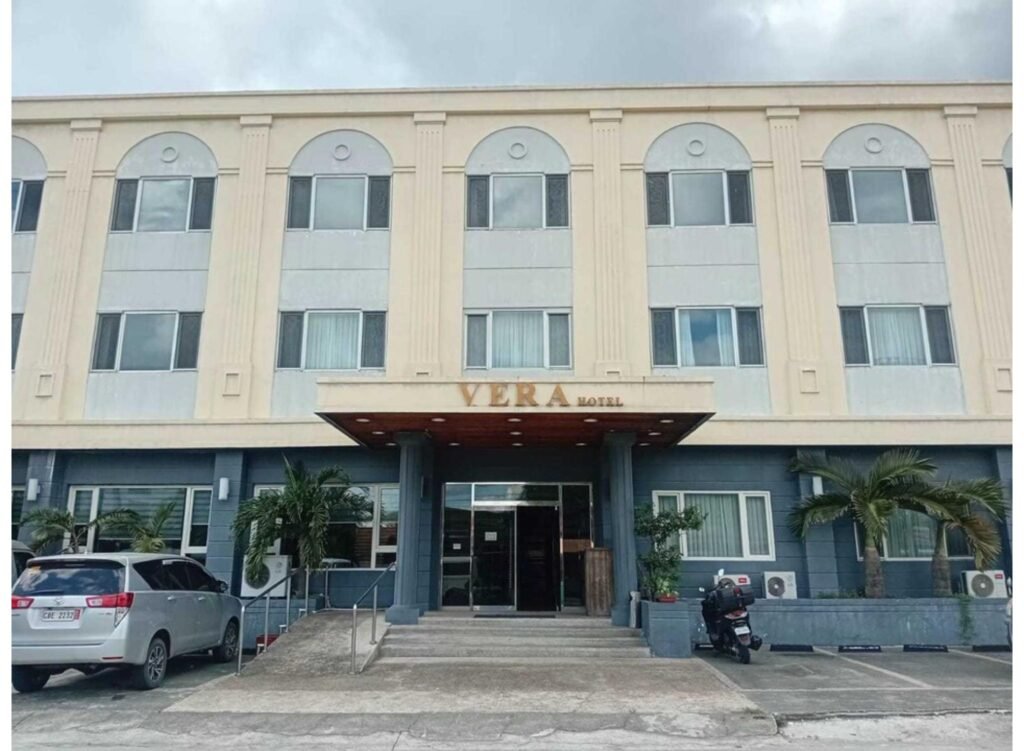Townhouse Oak Vera Hotel Near Clark International Airport