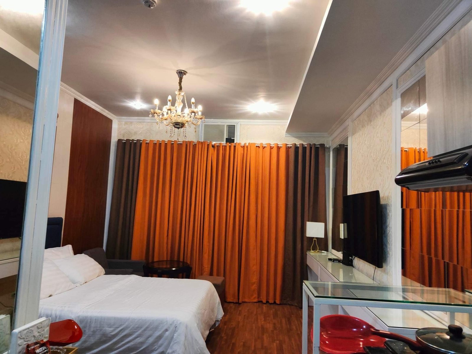 Trillium Residences in Ayala with Wifi & Netflix