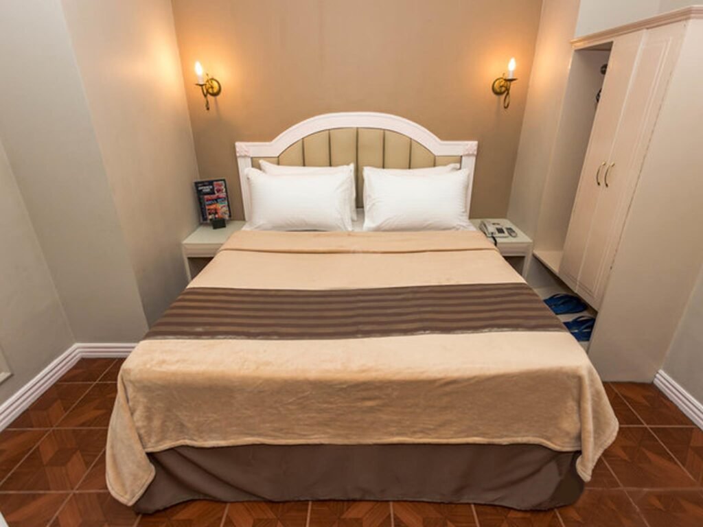 Urban Travellers Hotel