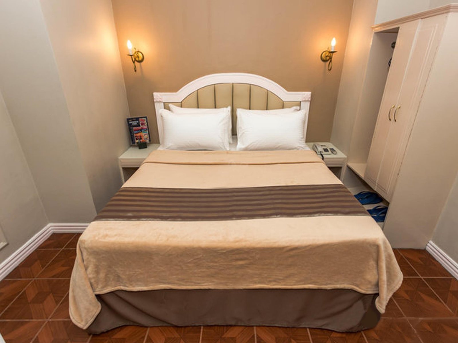 Urban Travellers Hotel