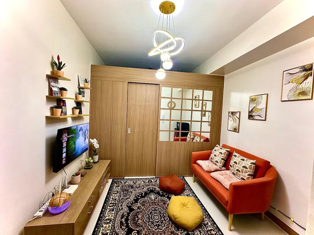 Vibrant Makati Condo w/ Balcony, Pool & Gym *22, Manila, Philippines