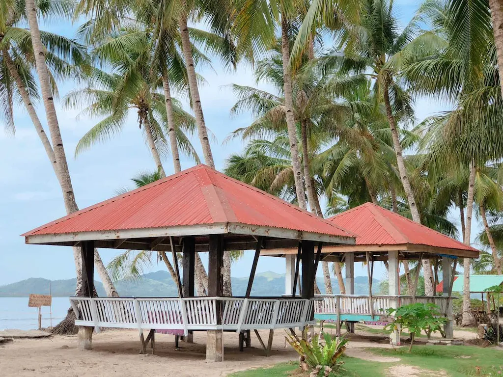 Welcoming spacious Family Room with 3 queen beds, Siargao Island, Philippines