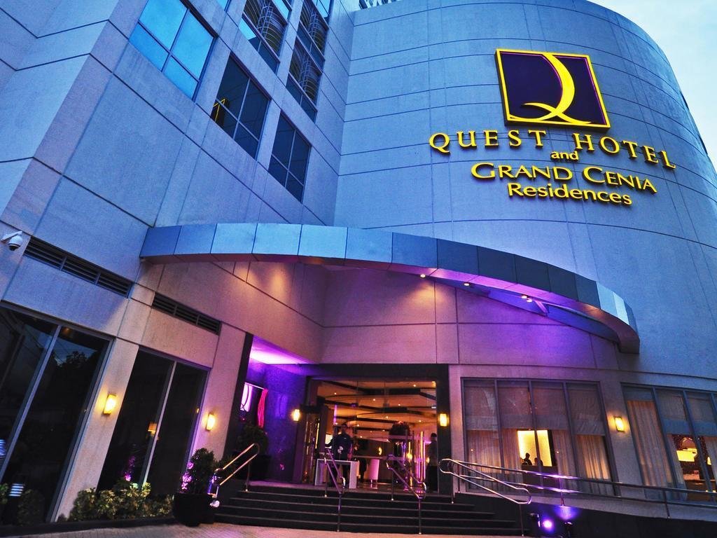 Family Condo Across Across Ayala Mall with Kitchen, Cebu, Philippines