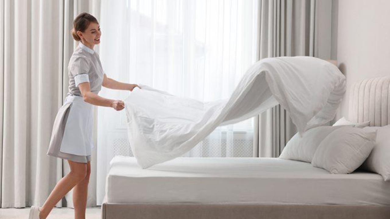 Why Do Hotels Always Use White Bed Sheets?
