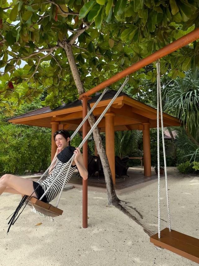 PP Krit Soaks Up the Sun in Paradise: A Palawan Getaway