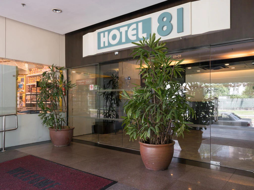 Hotel 81 Tristar 2 Star Reviews Travel Guide Affordable Booking