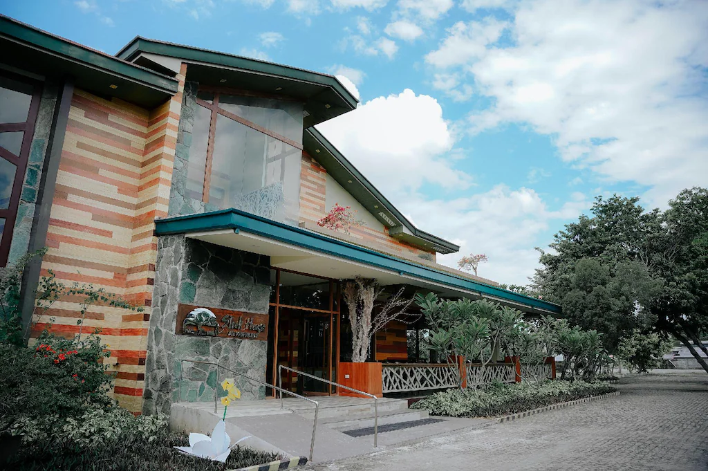 Quiet Hotel Near Koronadal City Hall The Farm At Carpenter Hill Reviews And Travel Guide 3 Star Ultimate Escape
