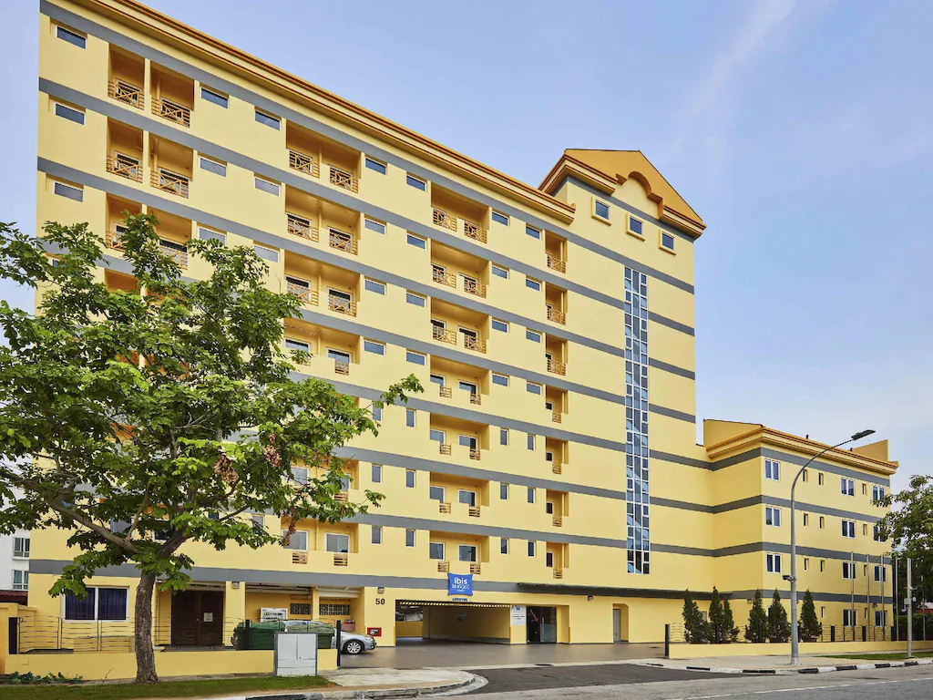 ibis budget Singapore Crystal Reviews and Travel Guide
